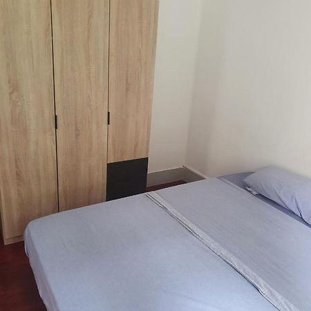 Habitacion Sencilla Con Balcon Vigo Bagian luar foto